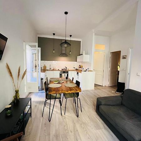 Charmante 3 Zimmer, Stadtwohnung ม็องตง ภายนอก รูปภาพ